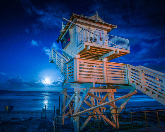 NSB Lifeguard Stand Moonlight Nov 2017096